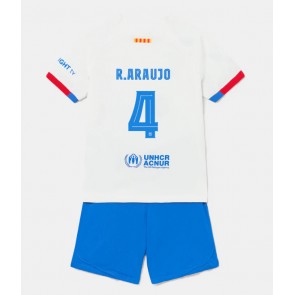 Barcelona Ronald Araujo #4 Venkovní dres komplet pro Děti 2023-24 Krátkým Rukávem (+ Krátké kalhoty)