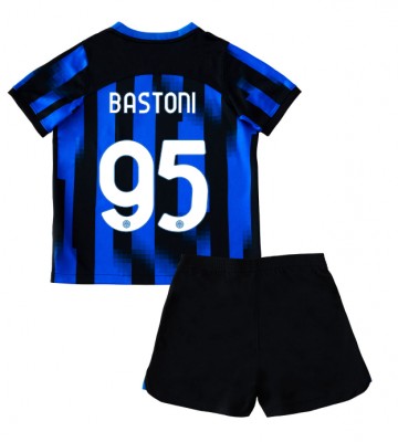 Inter Milan Alessandro Bastoni #95 Domácí dres komplet pro Děti 2023-24 Krátkým Rukávem (+ Krátké kalhoty)